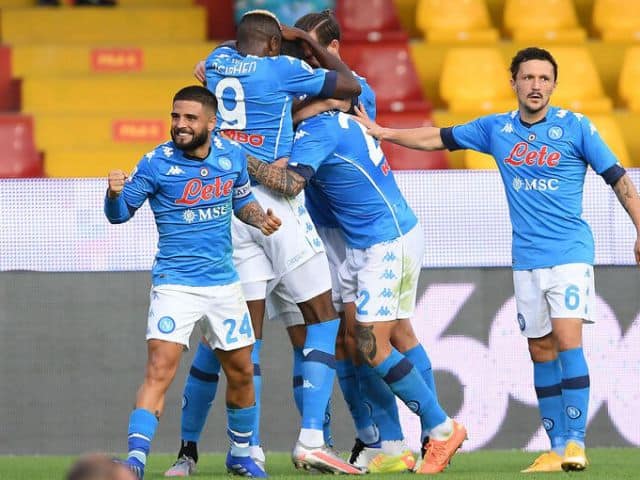 Soi kèo bóng đá Napoli vs Sassuolo, 2/11/2020 - Serie A