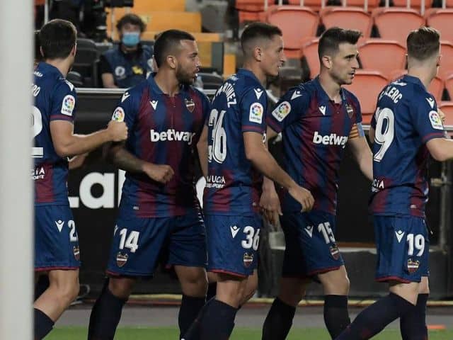 Soi kèo bóng đá Levante vs Alaves, 8/11/2020 - La Liga