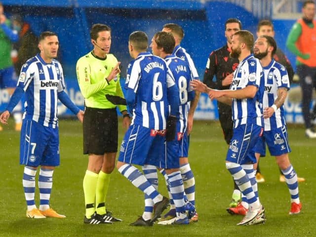 Soi kèo bóng đá Huesca vs Alaves, 13/12/2020 - La Liga