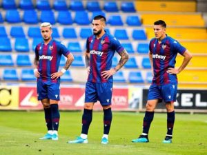 Soi kèo bóng đá Villarreal vs Levante, 2/1/2021 - La Liga