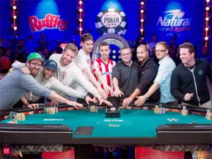 Vì sao bạn muốn chiến thắng poker cần phải chơi lâu dài?