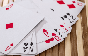 Sự khác nhau về 2 thể loại tiến lên miền Bắc và tiến lên miền Nam?