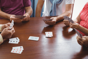 Lợi thế khi chơi bài tiến lên 3 người và tiến lên 4 người hiện nay?