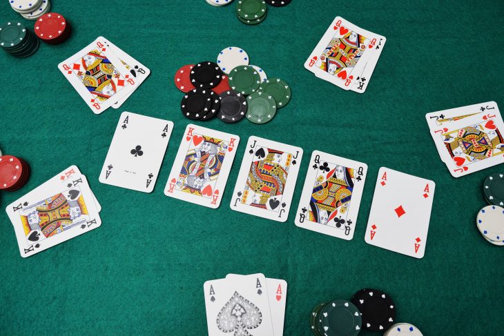 Cách để bạn có thể cải thiện kỹ năng chơi Poker lên từng ngày