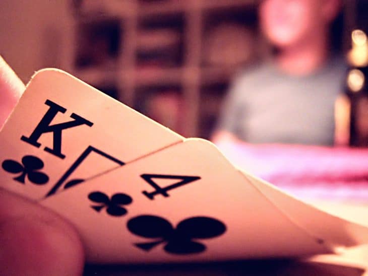 Để có thể chơi tốt Poker thì người chơi cần nắm được thứ tự về các tay bài