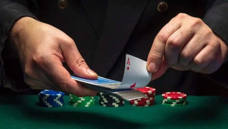 Hạn chế mắc những lỗi này khi chơi Poker để cải thiện khả năng chiến thắng