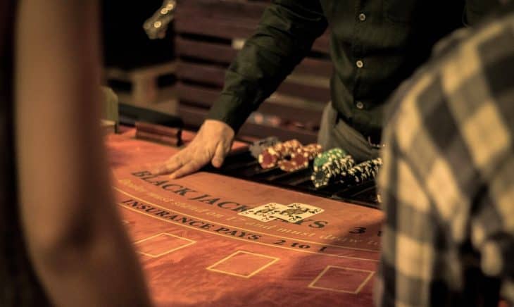 Biết về những kinh nghiệm chơi Blackjack sau sẽ giúp bạn kiếm tiền dễ hơn