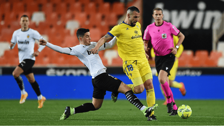 Soi kèo nhà cái Valencia vs Cadiz CF, 24/10/2023