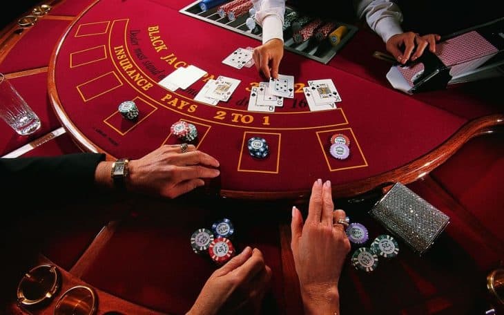 Chiến thắng dễ dàng nhờ những bí quyết chơi Blackjack được chia sẻ