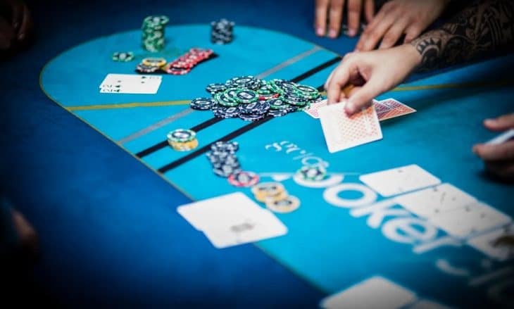 Tìm hiểu việc khai thác đối thủ khi chơi Poker online?